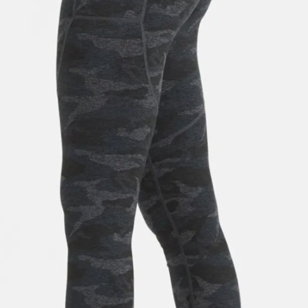 NWT Vuori grey camo elevation legging x small - Picture 4 of 5